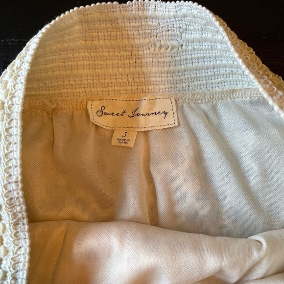 Nordstrom brand - Elastic waist Crotchet Lace Cream colored skirt - Size S - Picture 3 of 6